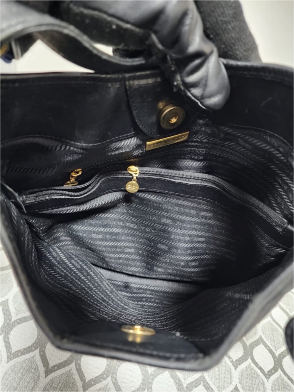 Authentic Balenciaga Vintage Monogram Shoulder Bag Black - Picture 9 of 11